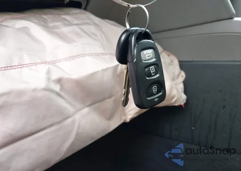 2017 Hyundai Elantra Se из США, поврежденный, VIN 5NPD74LF8HH198555